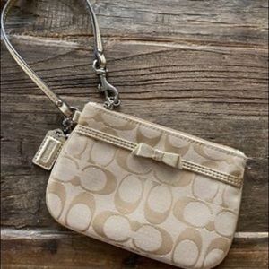 Wristlet